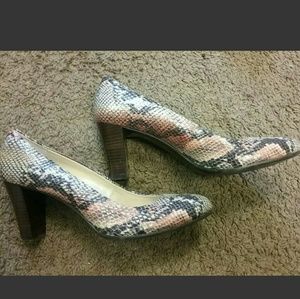 NEW SIZE 10 CALVIN KLEIN PUMPS
